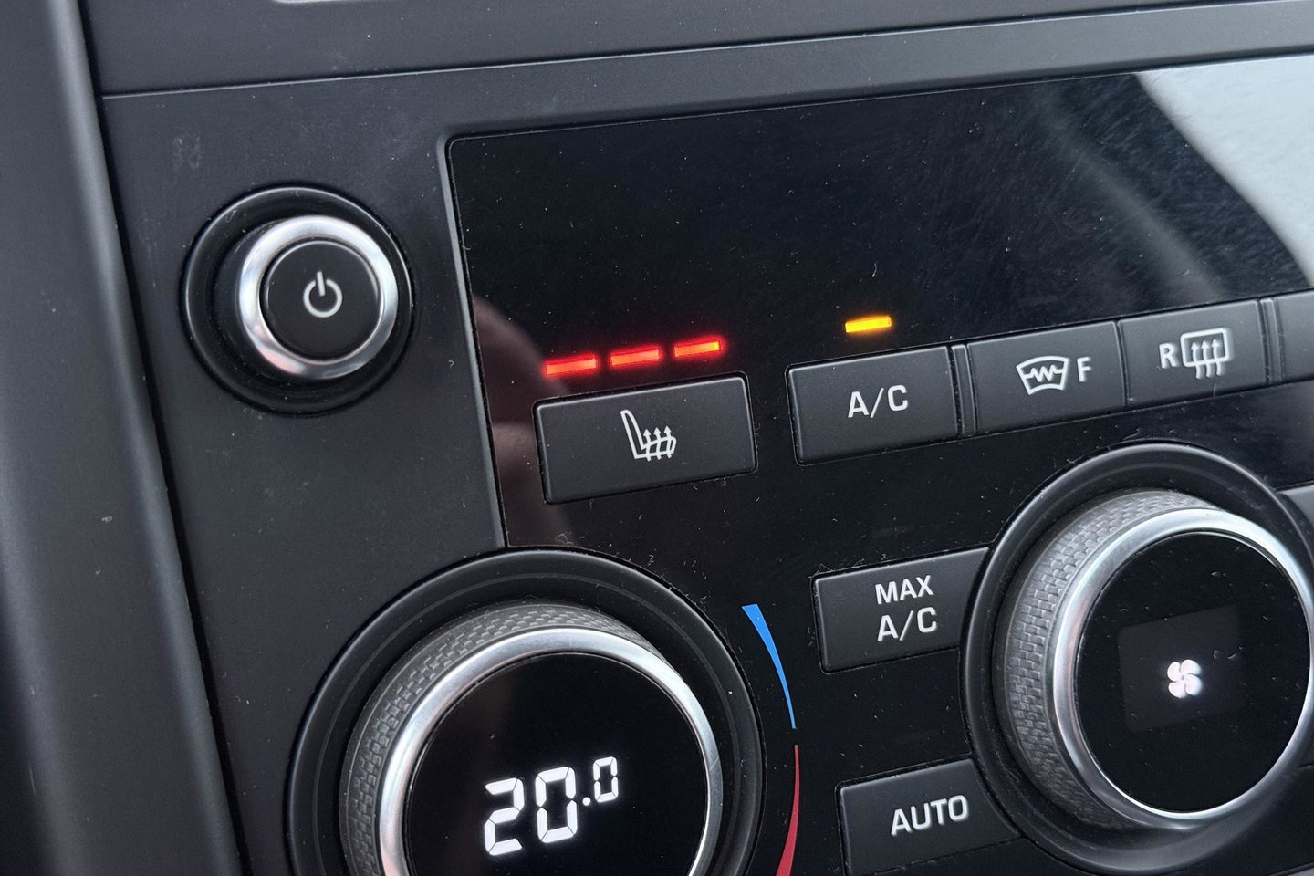 Land Rover Discovery Sport 2.0 TD4 HSE | GRIJS KENTEKEN | MARGE | Trekhaak | Camera | 20 Inch | Bi-Xenon | Stoelverwarming