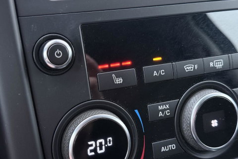 Land Rover Discovery Sport 2.0 TD4 HSE | GRIJS KENTEKEN | MARGE | Trekhaak | Camera | 20 Inch | Bi-Xenon | Stoelverwarming