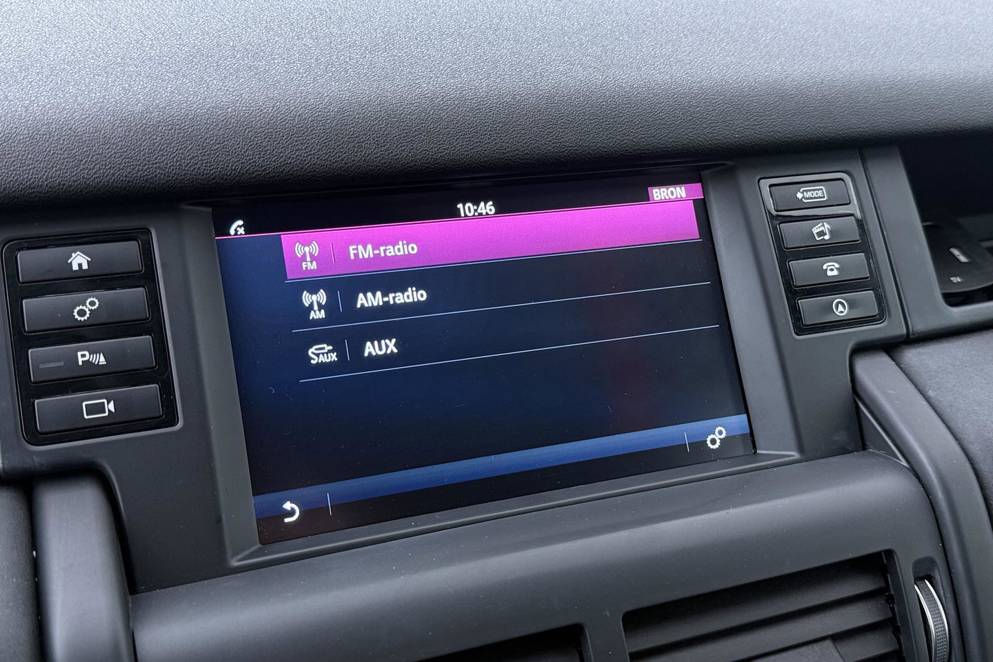 Land Rover Discovery Sport 2.0 TD4 HSE | GRIJS KENTEKEN | MARGE | Trekhaak | Camera | 20 Inch | Bi-Xenon | Stoelverwarming