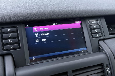 Land Rover Discovery Sport 2.0 TD4 HSE | GRIJS KENTEKEN | MARGE | Trekhaak | Camera | 20 Inch | Bi-Xenon | Stoelverwarming