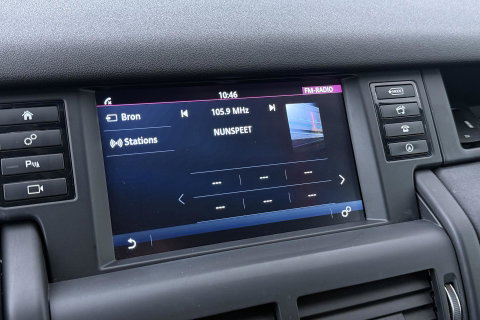 Land Rover Discovery Sport 2.0 TD4 HSE | GRIJS KENTEKEN | MARGE | Trekhaak | Camera | 20 Inch | Bi-Xenon | Stoelverwarming