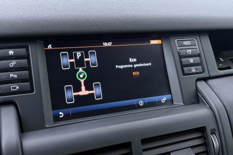 Land Rover Discovery Sport 2.0 TD4 HSE | GRIJS KENTEKEN | MARGE | Trekhaak | Camera | 20 Inch | Bi-Xenon | Stoelverwarming