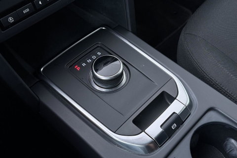 Land Rover Discovery Sport 2.0 TD4 HSE | GRIJS KENTEKEN | MARGE | Trekhaak | Camera | 20 Inch | Bi-Xenon | Stoelverwarming