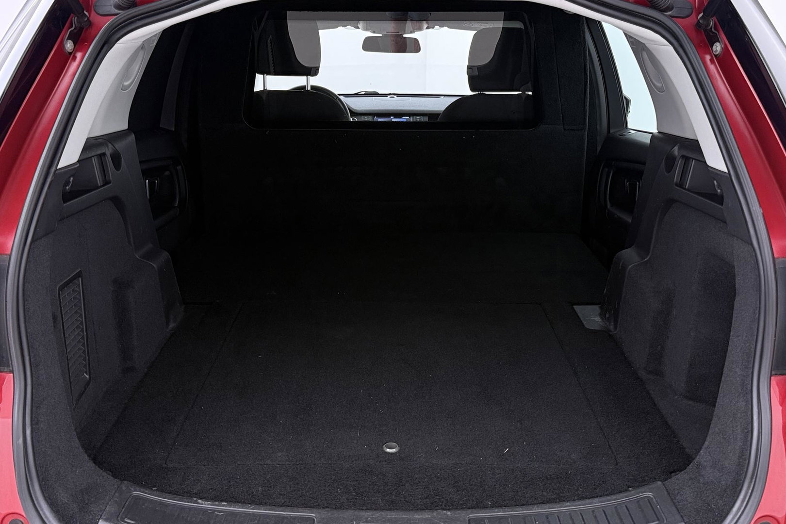 Land Rover Discovery Sport 2.0 TD4 HSE | GRIJS KENTEKEN | MARGE | Trekhaak | Camera | 20 Inch | Bi-Xenon | Stoelverwarming