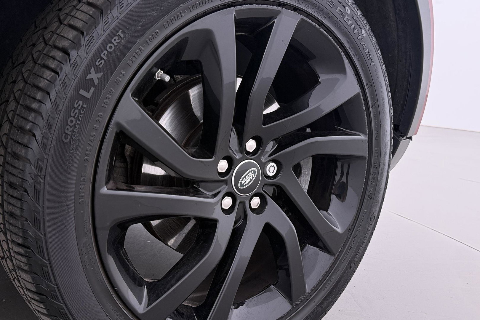 Land Rover Discovery Sport 2.0 TD4 HSE | GRIJS KENTEKEN | MARGE | Trekhaak | Camera | 20 Inch | Bi-Xenon | Stoelverwarming