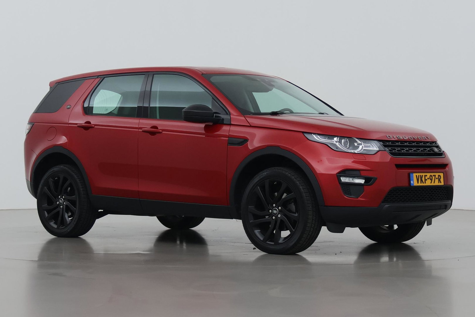 Land Rover Discovery Sport 2.0 TD4 HSE | GRIJS KENTEKEN | MARGE | Trekhaak | Camera | 20 Inch | Bi-Xenon | Stoelverwarming