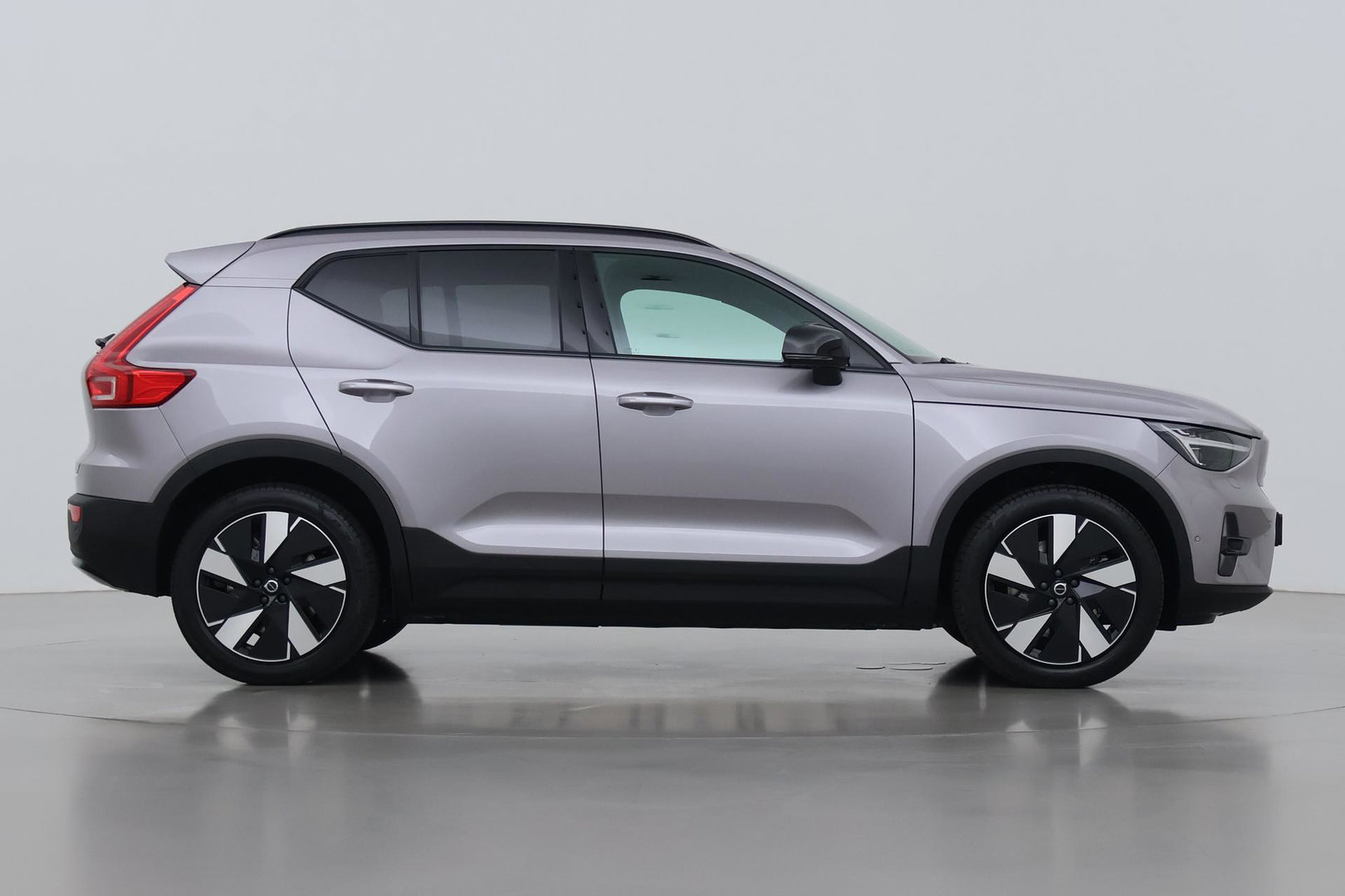 Volvo EX40 Single Motor Extended Range Plus 82 kWh | ACC | 360° Camera | Stoel+Stuurverwarming | Harman/Kardon | BLIS