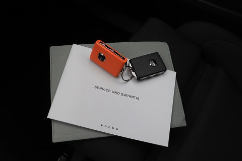 Volvo EX40 Single Motor Extended Range Plus 82 kWh | ACC | Harman/Kardon | 360° Camera | BLIS | Stoel+Stuurverwarming | 19 Inch