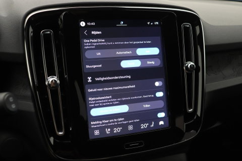 Volvo EX40 Single Motor Extended Range Plus 82 kWh | ACC | Harman/Kardon | 360° Camera | BLIS | Stoel+Stuurverwarming | 19 Inch