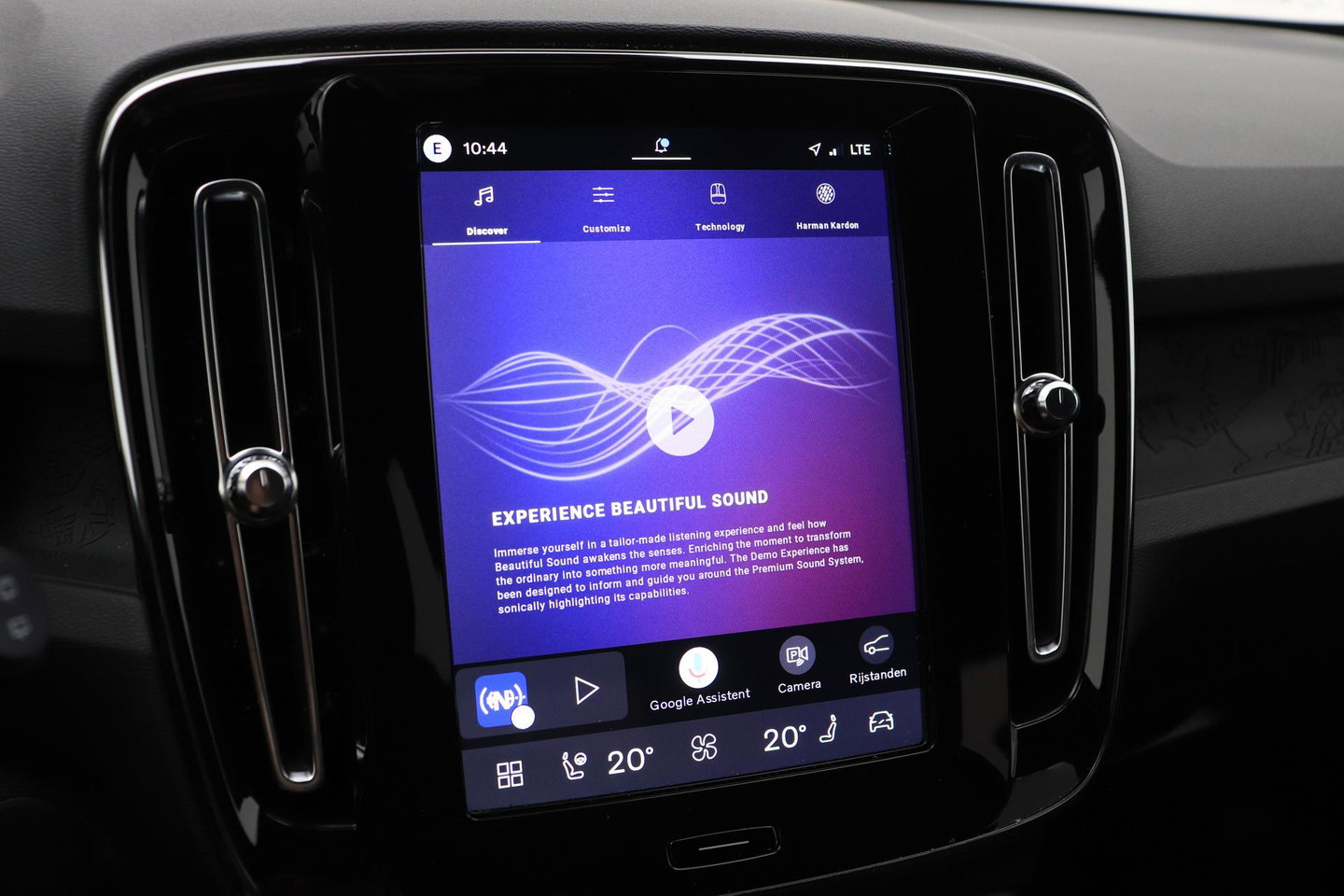 Volvo EX40 Single Motor Extended Range Plus 82 kWh | ACC | Harman/Kardon | 360° Camera | BLIS | Stoel+Stuurverwarming | 19 Inch