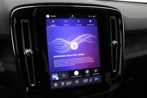 Volvo EX40 Single Motor Extended Range Plus 82 kWh | ACC | Harman/Kardon | 360° Camera | BLIS | Stoel+Stuurverwarming | 19 Inch