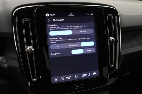 Volvo EX40 Single Motor Extended Range Plus 82 kWh | ACC | Harman/Kardon | 360° Camera | BLIS | Stoel+Stuurverwarming | 19 Inch