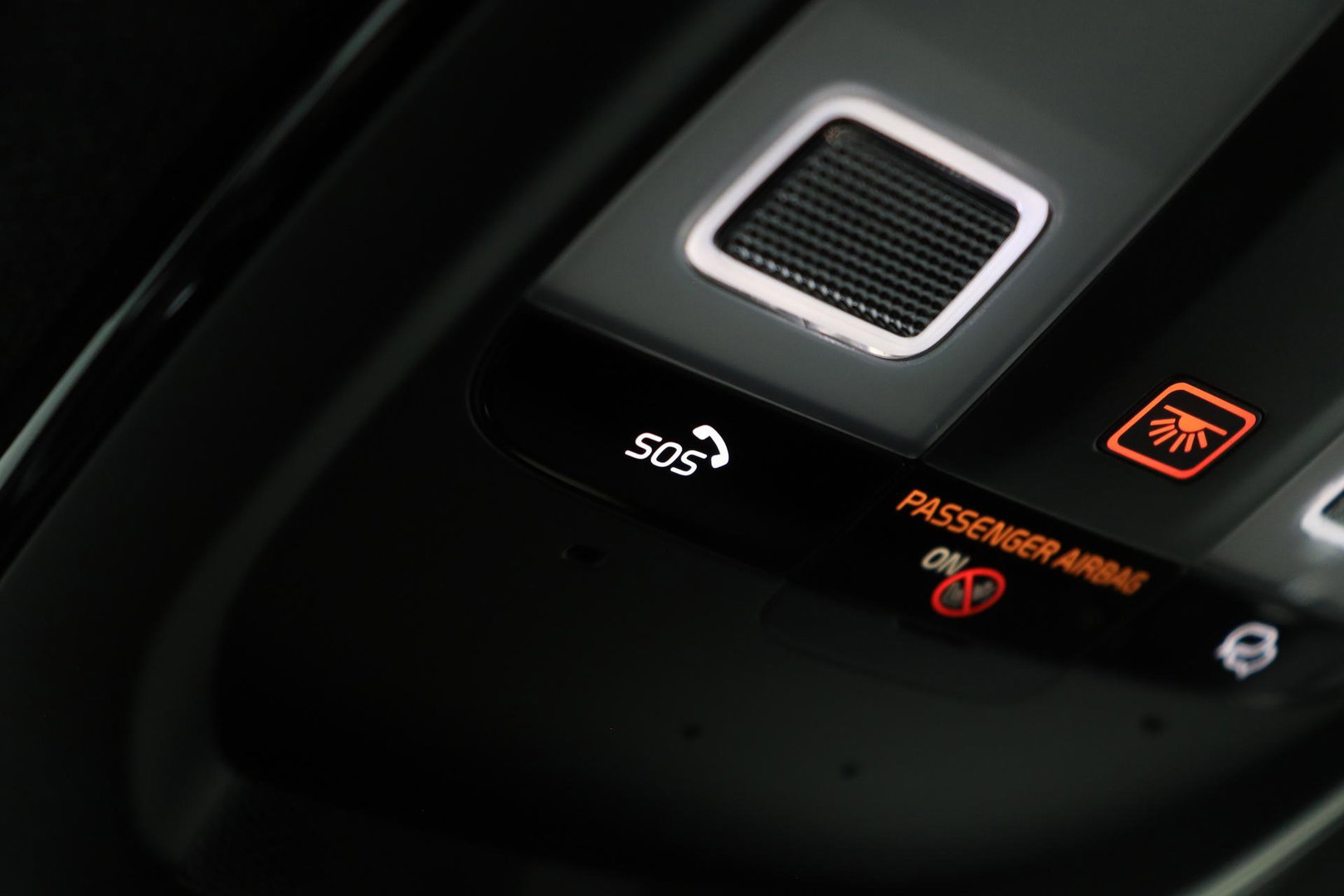 Volvo EX40 Single Motor Extended Range Plus 82 kWh | ACC | Harman/Kardon | 360° Camera | BLIS | Stoel+Stuurverwarming | 19 Inch