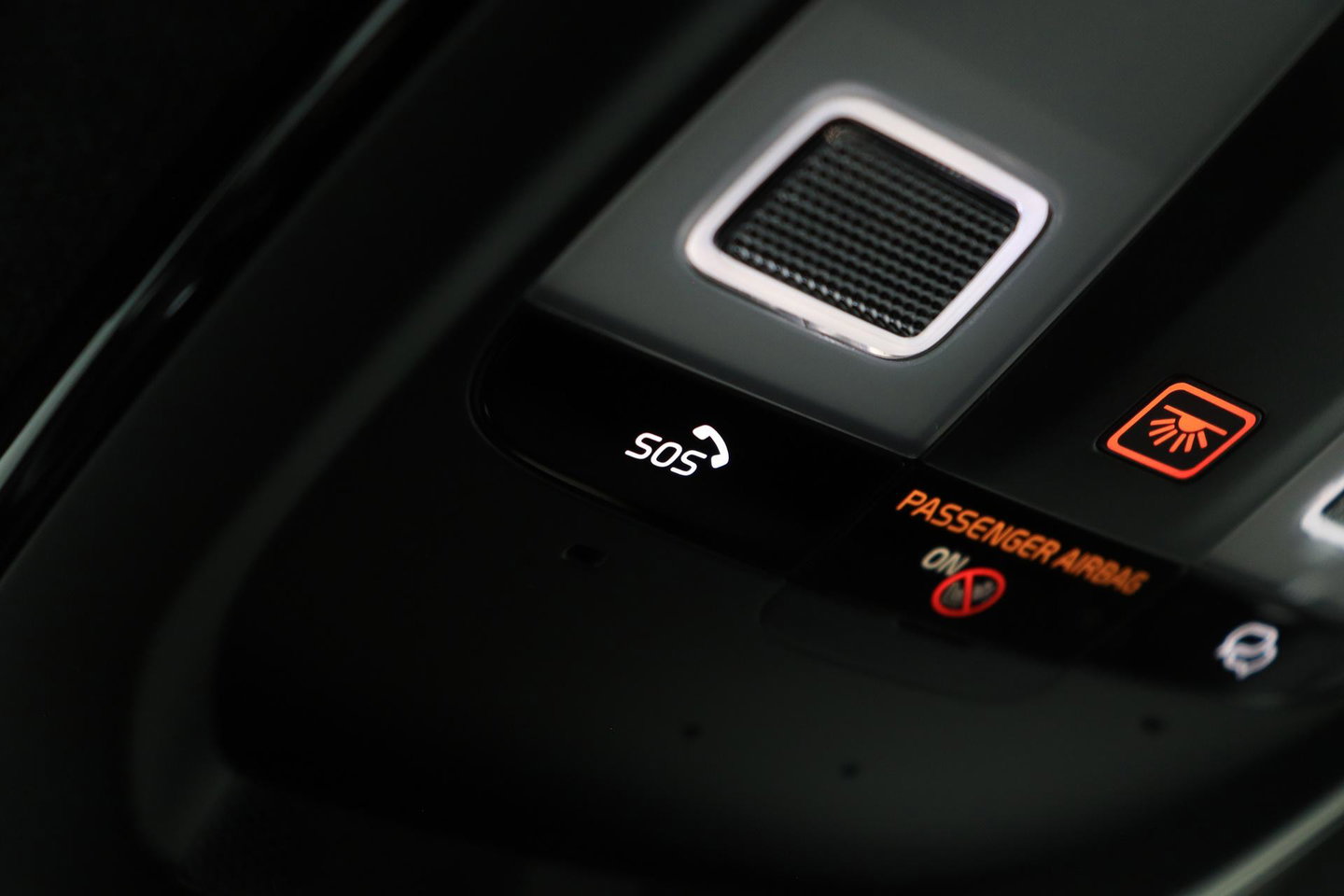 Volvo EX40 Single Motor Extended Range Plus 82 kWh | ACC | Harman/Kardon | 360° Camera | BLIS | Stoel+Stuurverwarming | 19 Inch