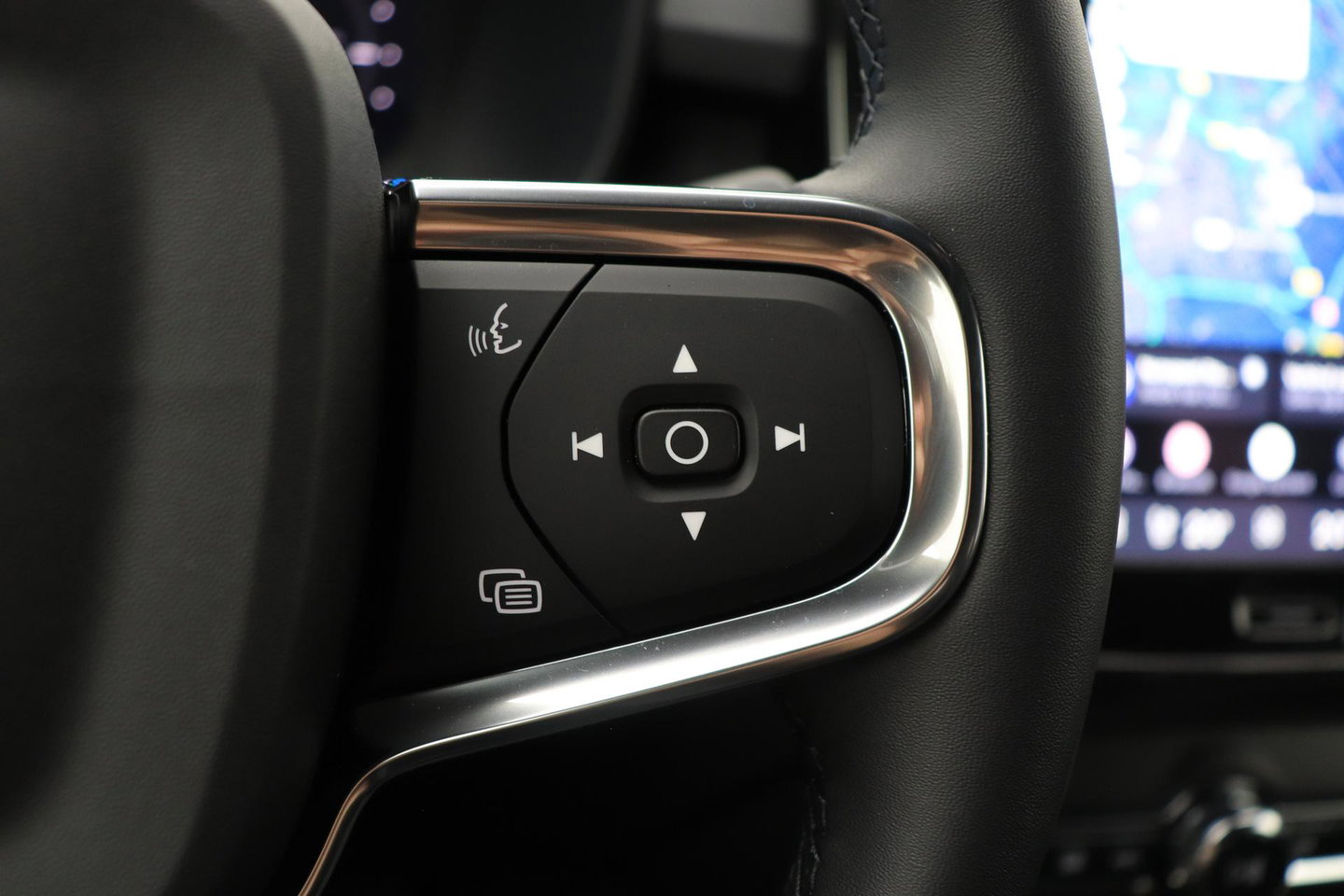 Volvo EX40 Single Motor Extended Range Plus 82 kWh | ACC | Harman/Kardon | 360° Camera | BLIS | Stoel+Stuurverwarming | 19 Inch