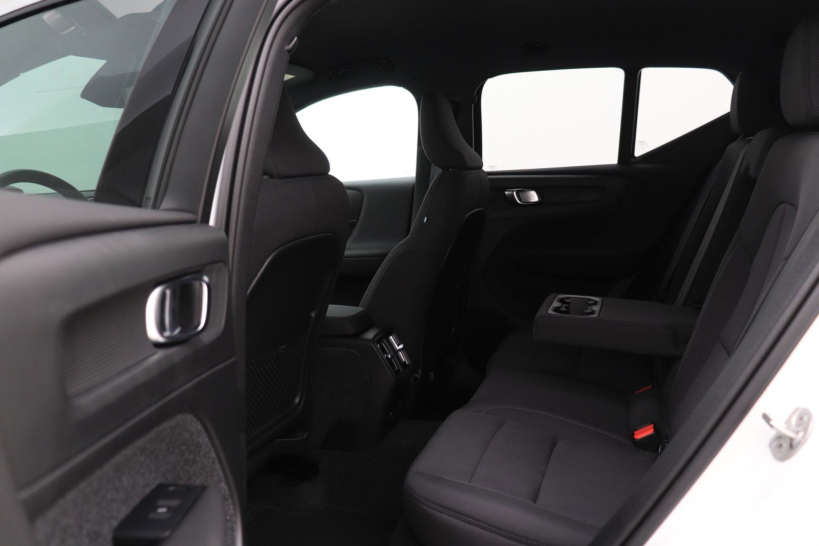 Volvo EX40 Single Motor Extended Range Plus 82 kWh | ACC | Harman/Kardon | 360° Camera | BLIS | Stoel+Stuurverwarming | 19 Inch