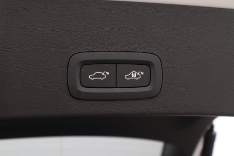 Volvo EX40 Single Motor Extended Range Plus 82 kWh | ACC | Harman/Kardon | 360° Camera | BLIS | Stoel+Stuurverwarming | 19 Inch