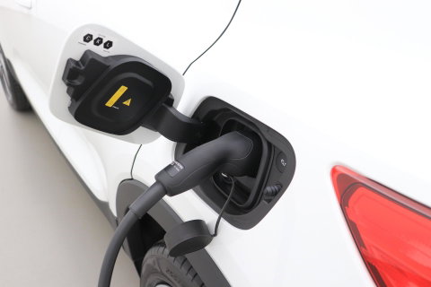 Volvo EX40 Single Motor Extended Range Plus 82 kWh | ACC | Harman/Kardon | 360° Camera | BLIS | Stoel+Stuurverwarming | 19 Inch