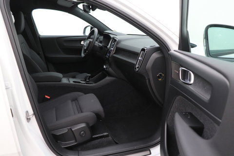 Volvo EX40 Single Motor Extended Range Plus 82 kWh | ACC | Harman/Kardon | 360° Camera | BLIS | Stoel+Stuurverwarming | 19 Inch