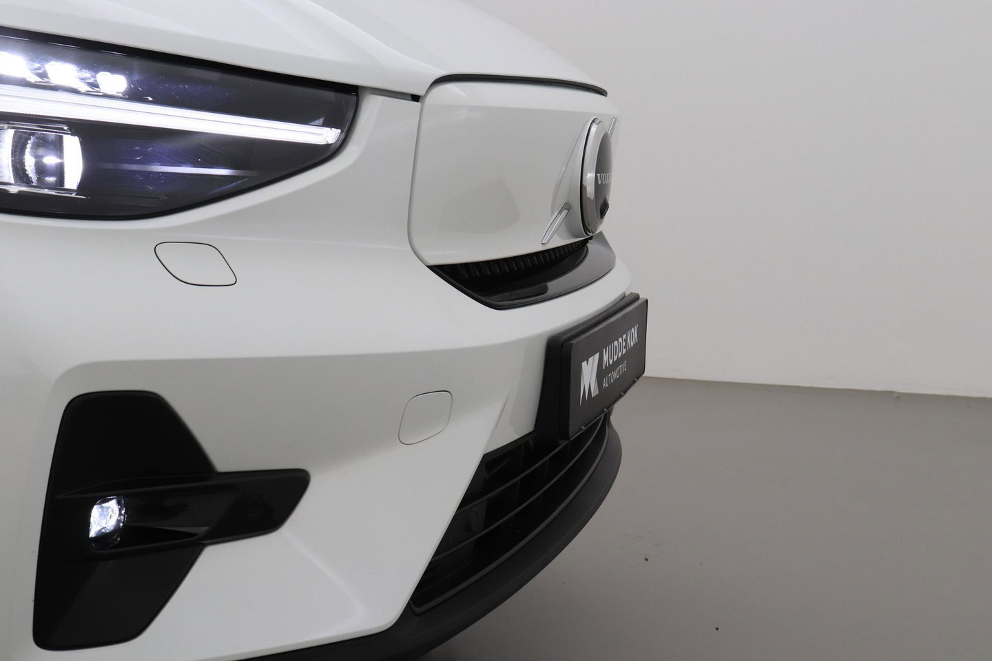 Volvo EX40 Single Motor Extended Range Plus 82 kWh | ACC | Harman/Kardon | 360° Camera | BLIS | Stoel+Stuurverwarming | 19 Inch