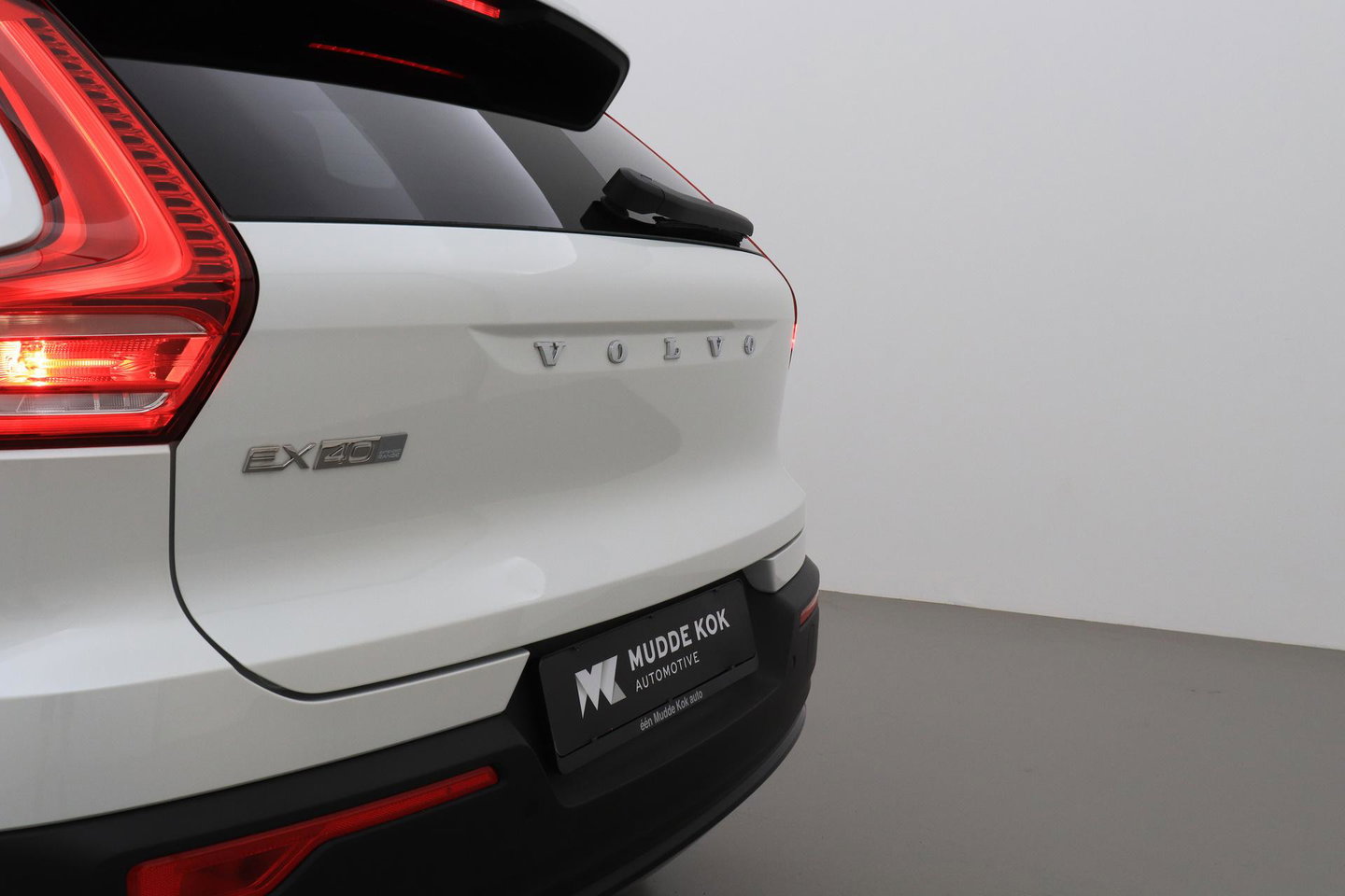 Volvo EX40 Single Motor Extended Range Plus 82 kWh | ACC | Harman/Kardon | 360° Camera | BLIS | Stoel+Stuurverwarming | 19 Inch