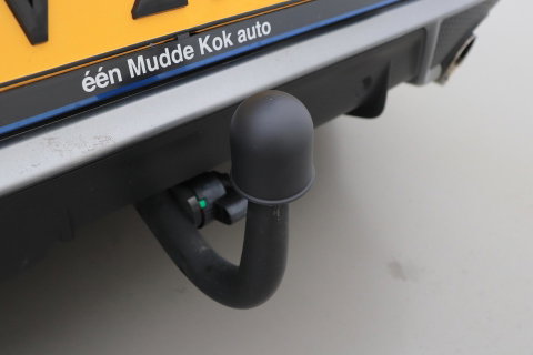 Volvo V40 2.0 T5 R-Design | Bursting Blue | 19 Inch Polestar | Polestar uitlaat | Trekhaak | Camera | Getint Glas