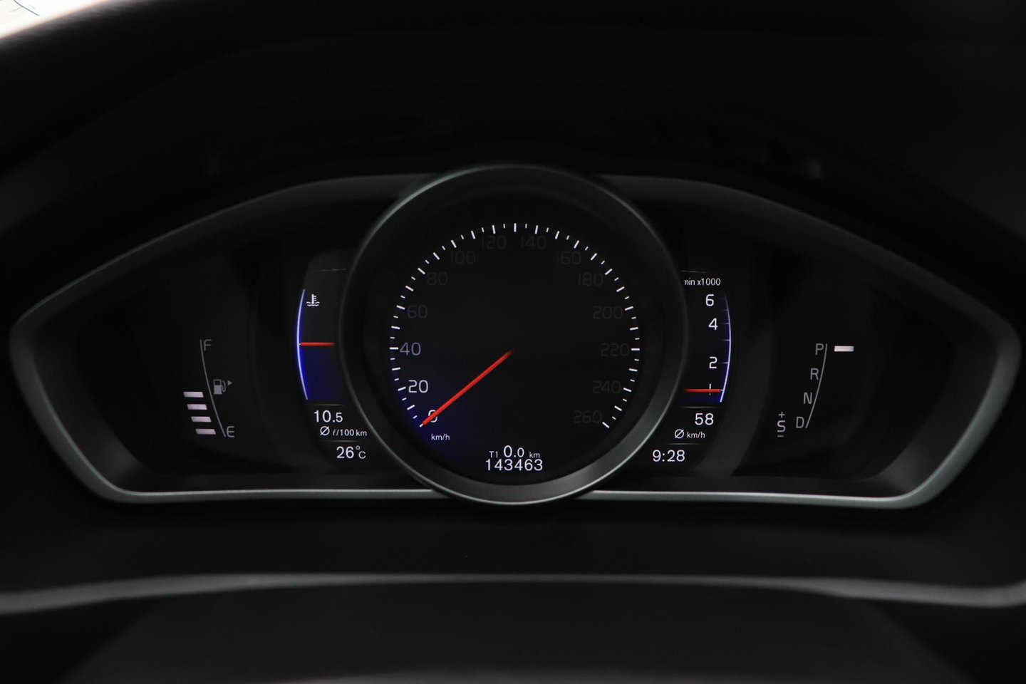 Volvo V40 2.0 T5 R-Design | Bursting Blue | 19 Inch Polestar | Polestar uitlaat | Trekhaak | Camera | Getint Glas