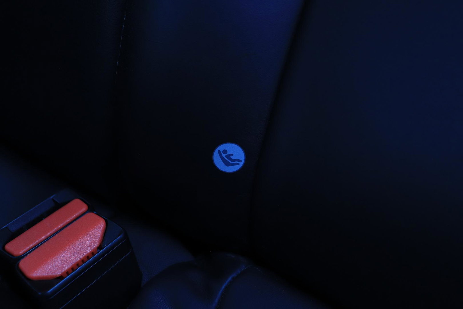 Volvo V40 2.0 T5 R-Design | Bursting Blue | 19 Inch Polestar | Polestar uitlaat | Trekhaak | Camera | Getint Glas