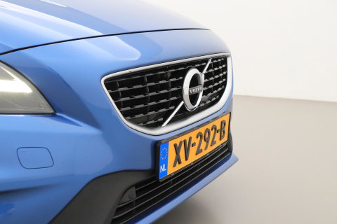 Volvo V40 2.0 T5 R-Design | Bursting Blue | 19 Inch Polestar | Polestar uitlaat | Trekhaak | Camera | Getint Glas