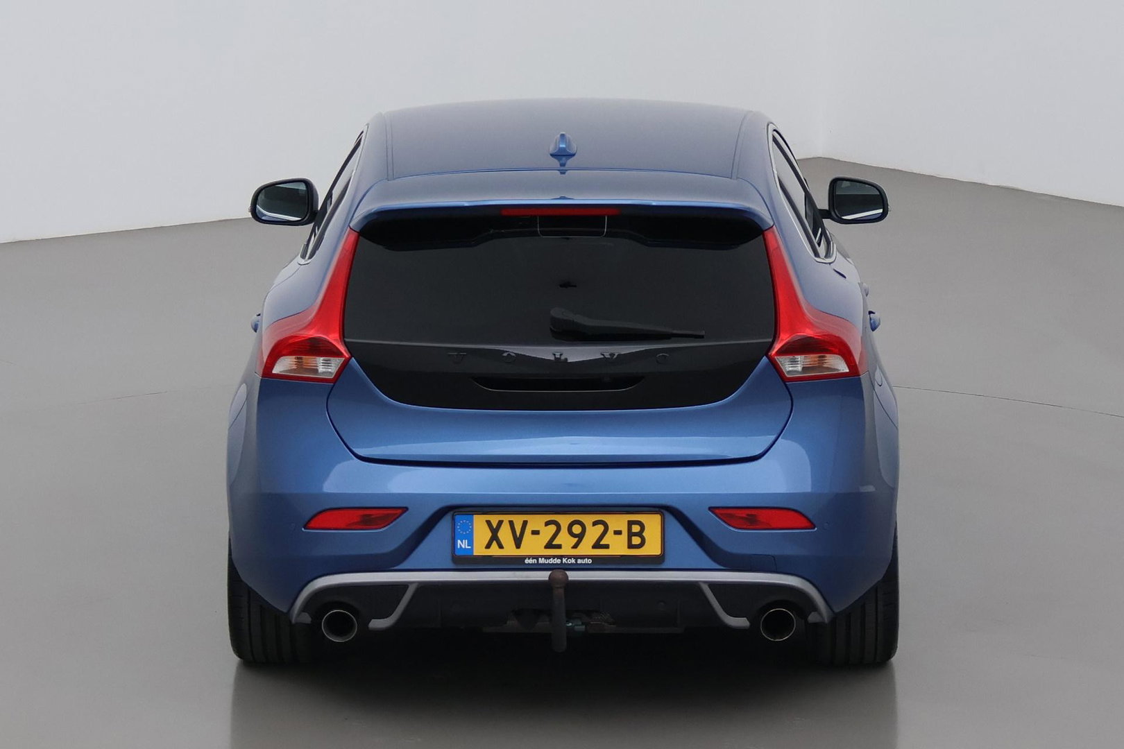 Volvo V40 2.0 T5 R-Design | Bursting Blue | 19 Inch Polestar | Polestar uitlaat | Trekhaak | Camera | Getint Glas
