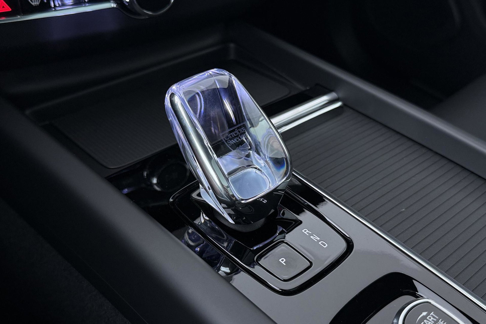 Volvo XC60 T8 Plug-in hybrid Plus Black Edition | ACC | Panoramadak | Harman/Kardon | 360° Camera | Head-Up | 21 inch