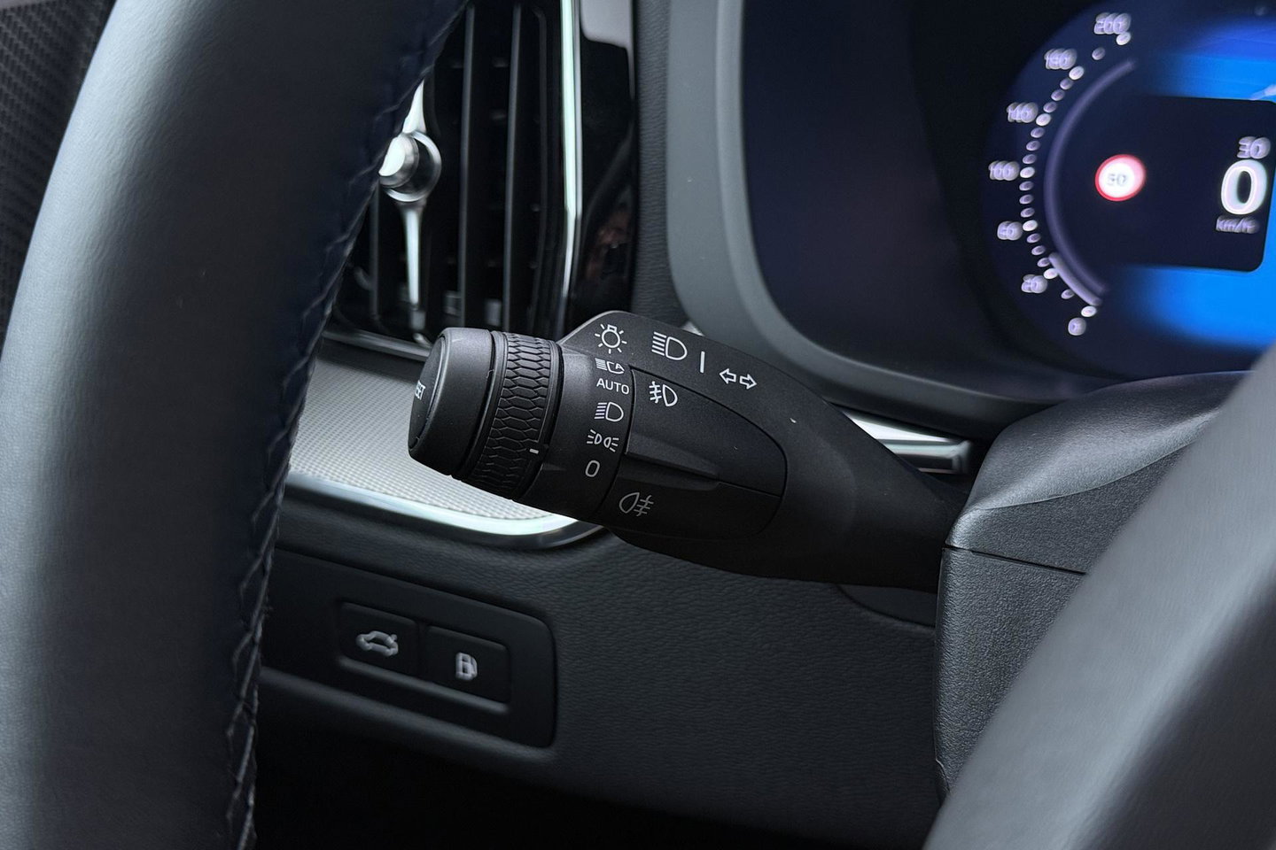 Volvo XC60 T8 Plug-in hybrid Plus Black Edition | ACC | Panoramadak | Harman/Kardon | 360° Camera | Head-Up | 21 inch