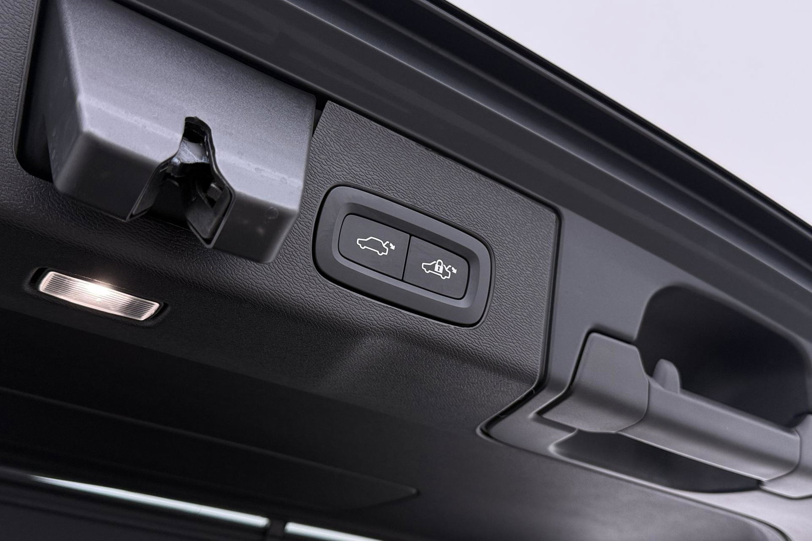 Volvo XC60 T8 Plug-in hybrid Plus Black Edition | ACC | Panoramadak | Harman/Kardon | 360° Camera | Head-Up | 21 inch