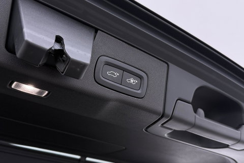 Volvo XC60 T8 Plug-in hybrid Plus Black Edition | ACC | Panoramadak | Harman/Kardon | 360° Camera | Head-Up | 21 inch