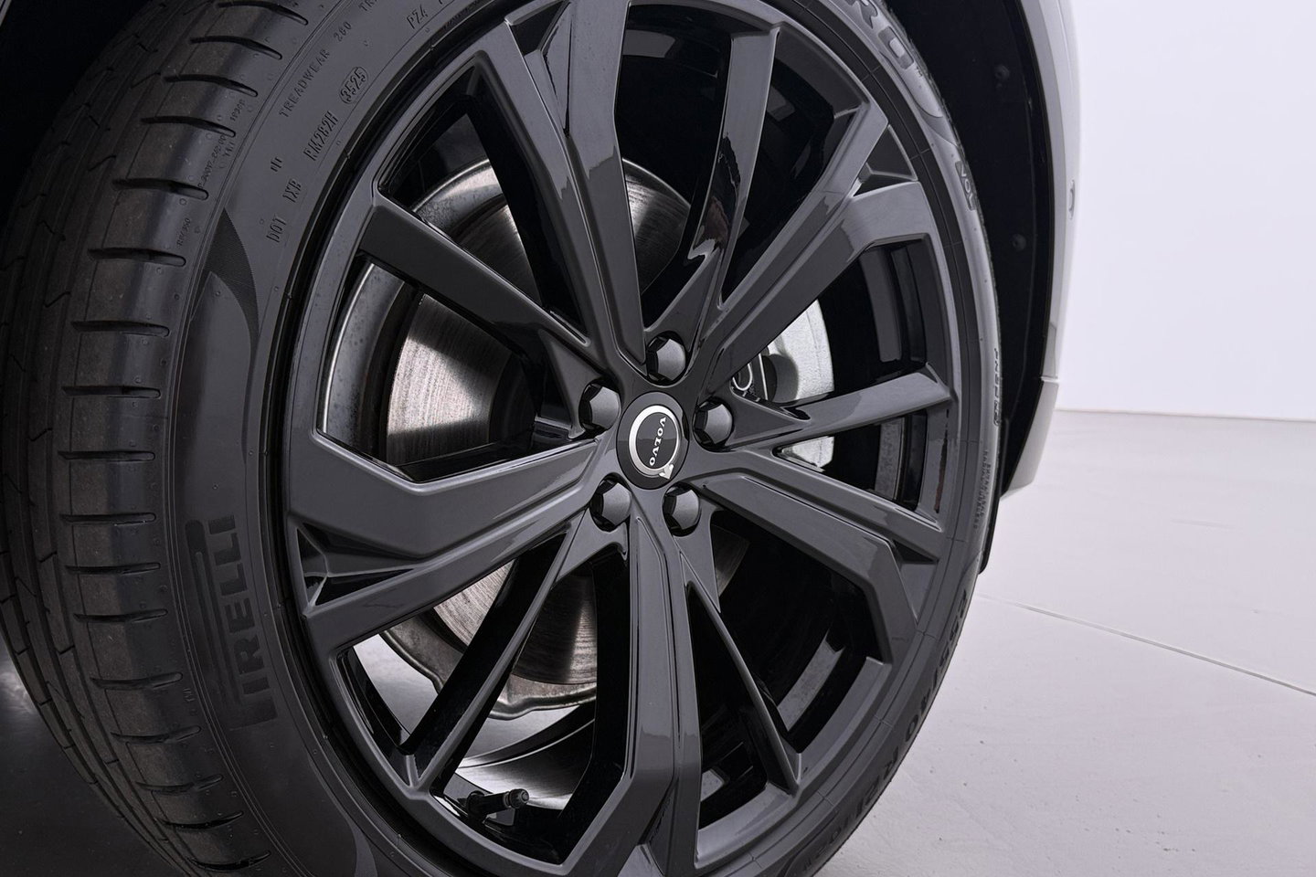 Volvo XC60 T8 Plug-in hybrid Plus Black Edition | ACC | Panoramadak | Harman/Kardon | 360° Camera | Head-Up | 21 inch