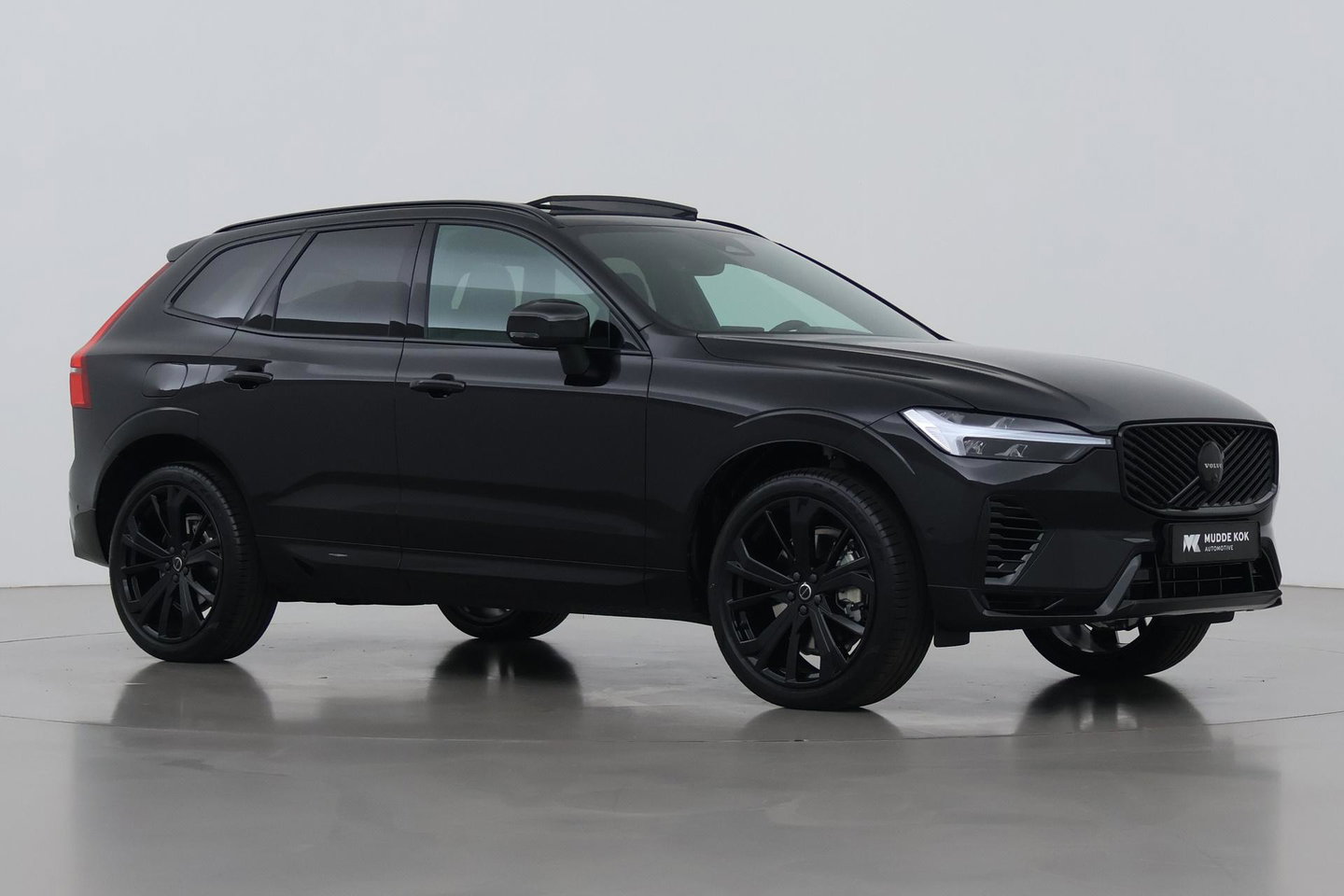 Volvo XC60 T8 Plug-in hybrid Plus Black Edition | ACC | Panoramadak | Harman/Kardon | 360° Camera | Head-Up | 21 inch