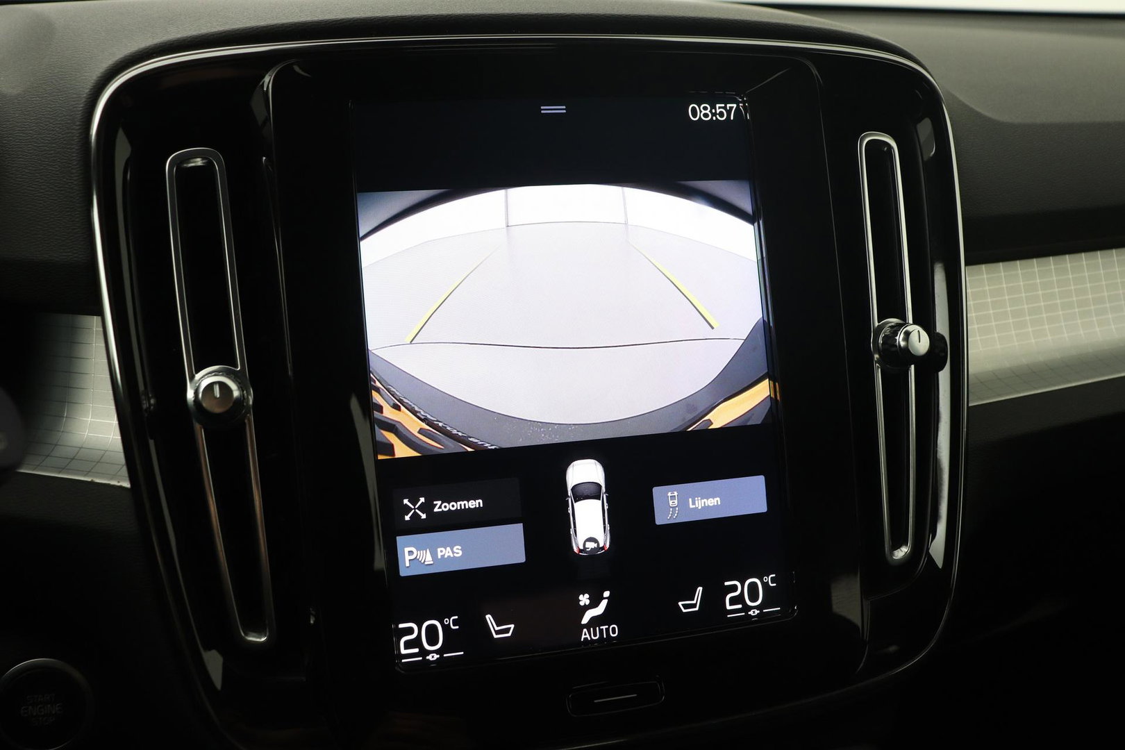Volvo XC40 T3 Momentum Business | Automaat | ACC | Camera | Apple Carplay | 18 Inch