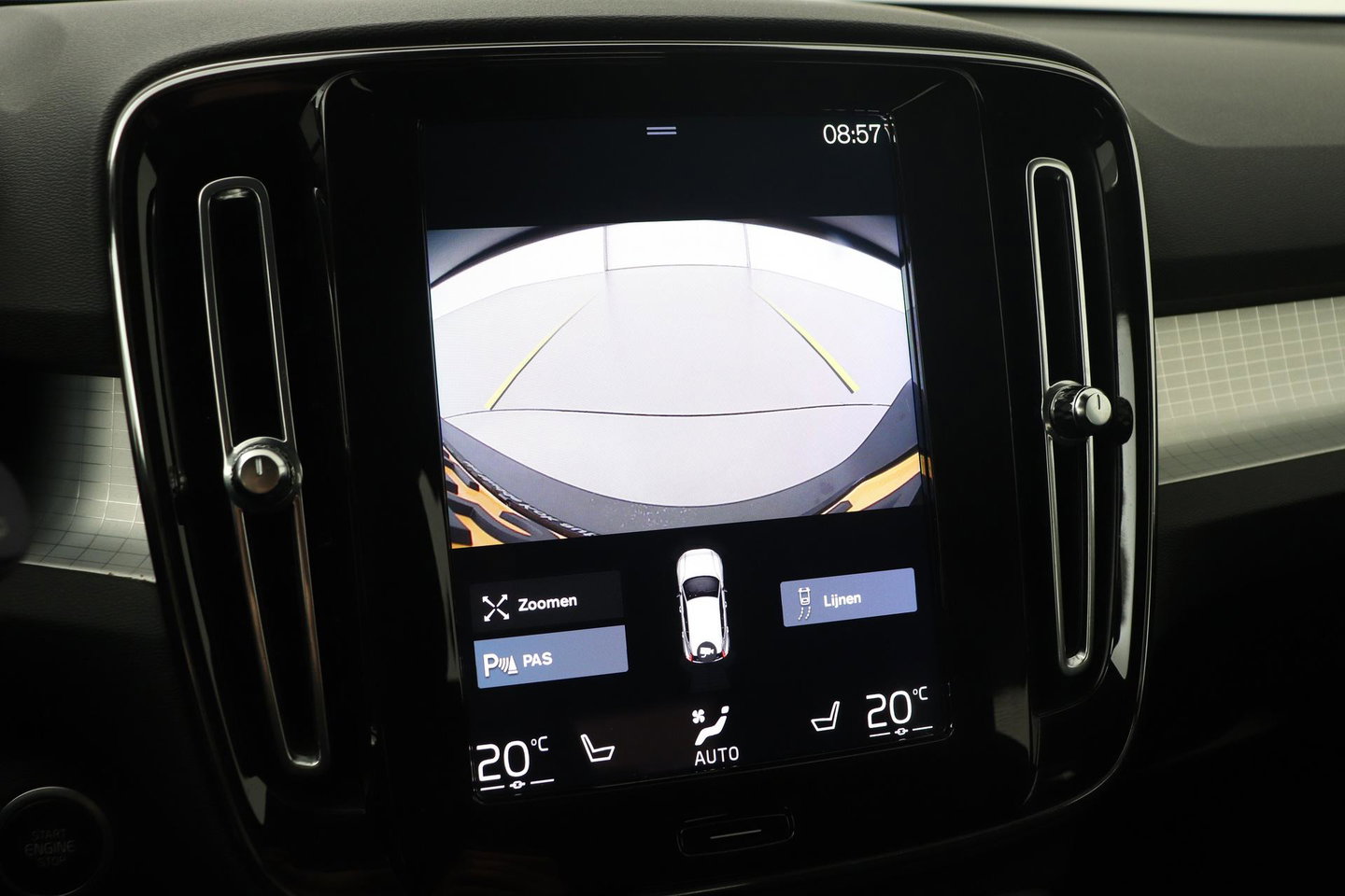 Volvo XC40 T3 Momentum Business | Automaat | ACC | Camera | Apple Carplay | 18 Inch
