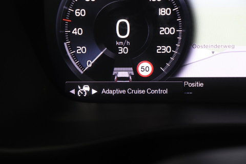 Volvo XC40 T3 Momentum Business | Automaat | ACC | Camera | Apple Carplay | 18 Inch