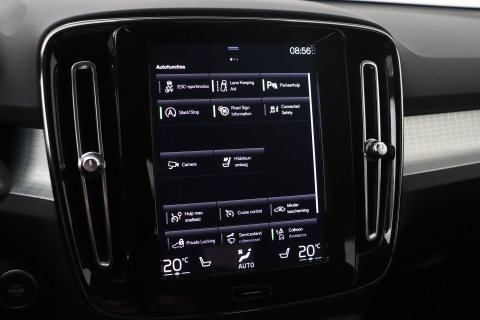 Volvo XC40 T3 Momentum Business | Automaat | ACC | Camera | Apple Carplay | 18 Inch