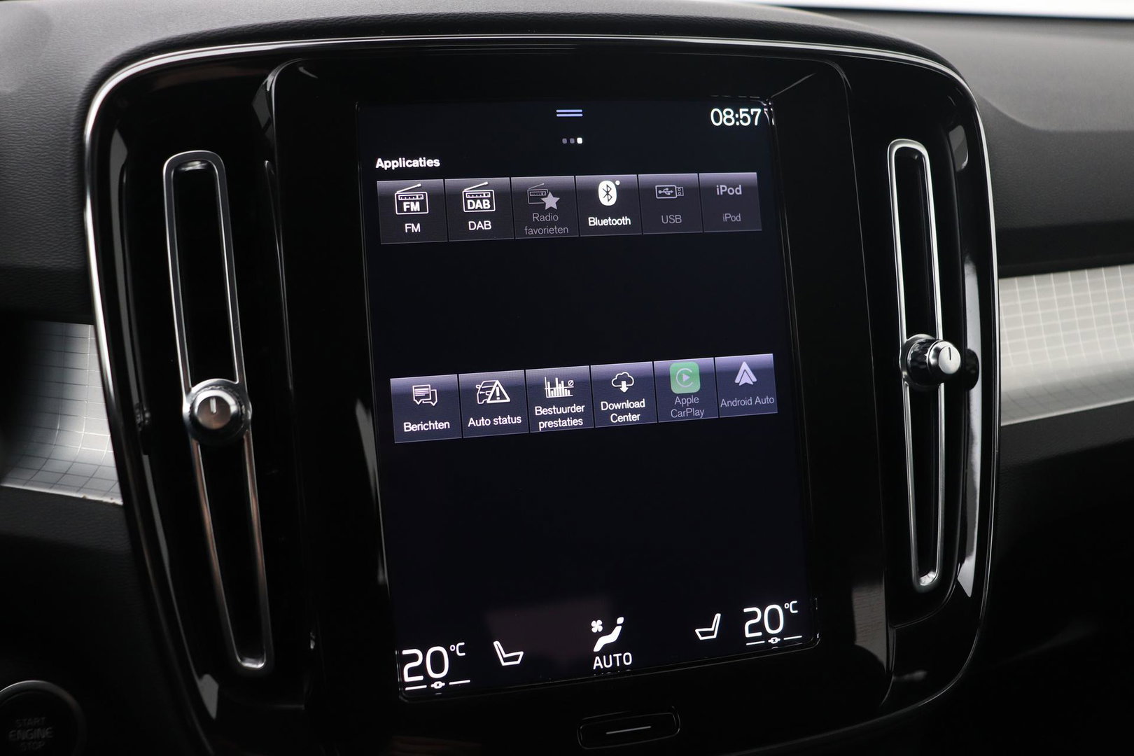 Volvo XC40 T3 Momentum Business | Automaat | ACC | Camera | Apple Carplay | 18 Inch