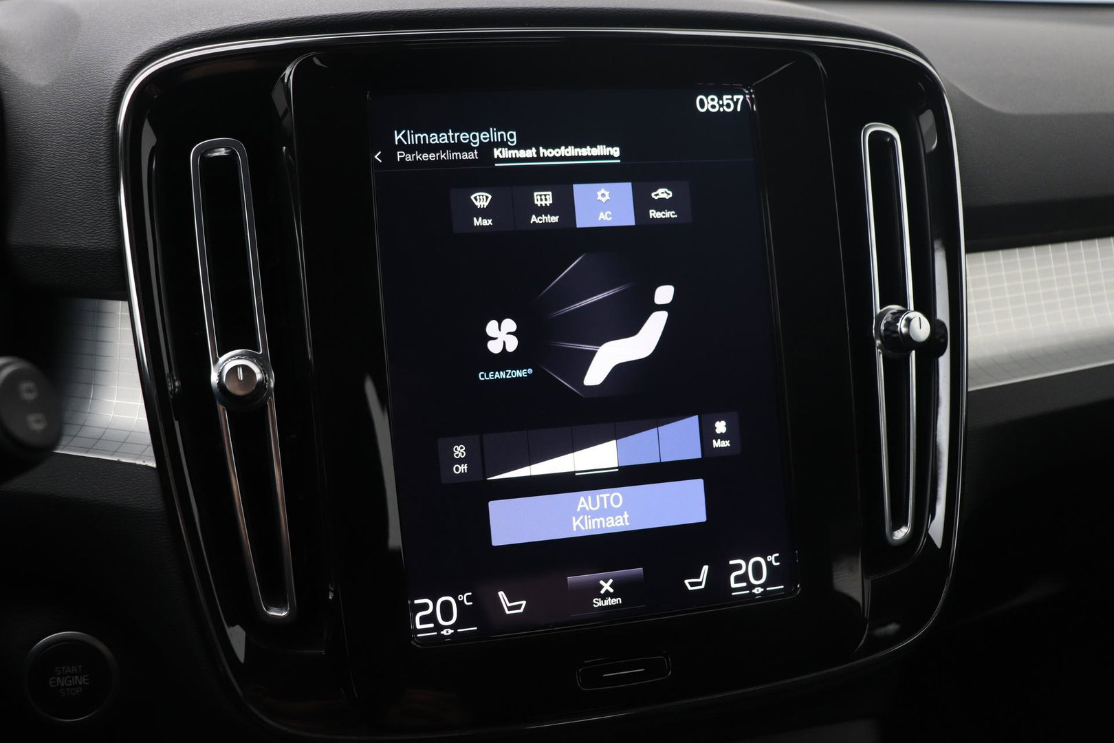 Volvo XC40 T3 Momentum Business | Automaat | ACC | Camera | Apple Carplay | 18 Inch