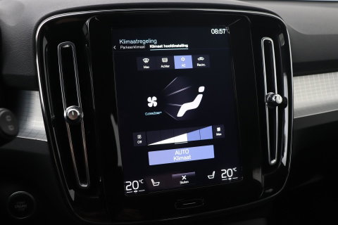 Volvo XC40 T3 Momentum Business | Automaat | ACC | Camera | Apple Carplay | 18 Inch