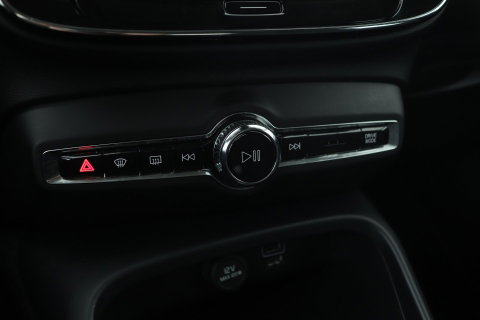 Volvo XC40 T3 Momentum Business | Automaat | ACC | Camera | Apple Carplay | 18 Inch