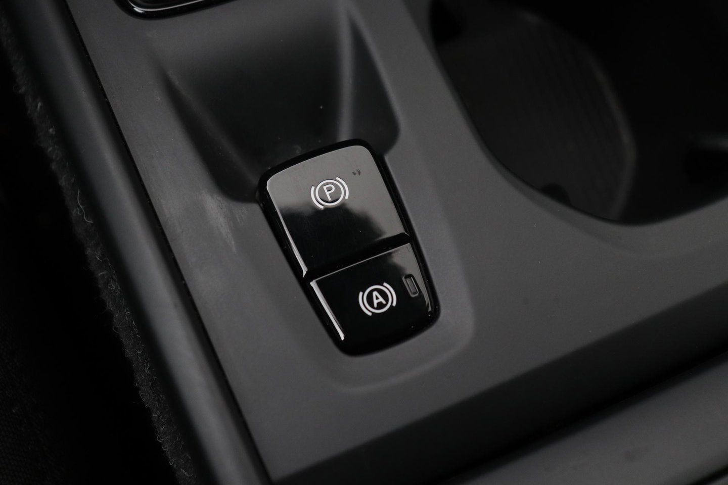 Volvo XC40 T3 Momentum Business | Automaat | ACC | Camera | Apple Carplay | 18 Inch