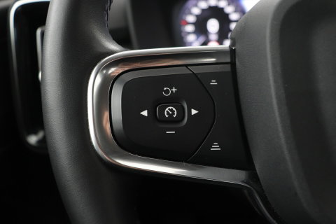Volvo XC40 T3 Momentum Business | Automaat | ACC | Camera | Apple Carplay | 18 Inch