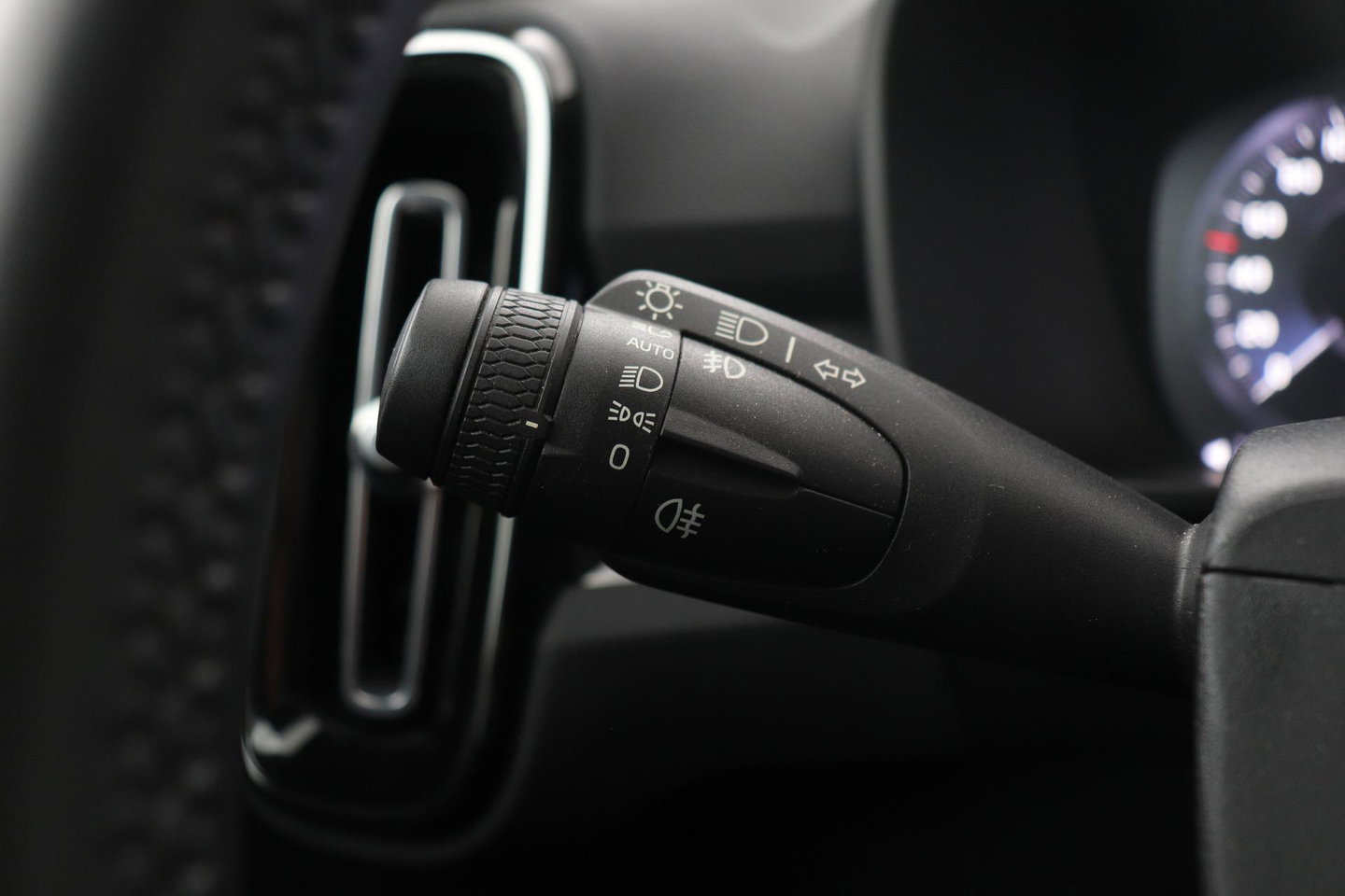 Volvo XC40 T3 Momentum Business | Automaat | ACC | Camera | Apple Carplay | 18 Inch