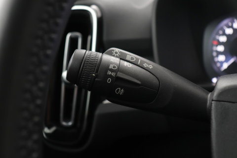 Volvo XC40 T3 Momentum Business | Automaat | ACC | Camera | Apple Carplay | 18 Inch