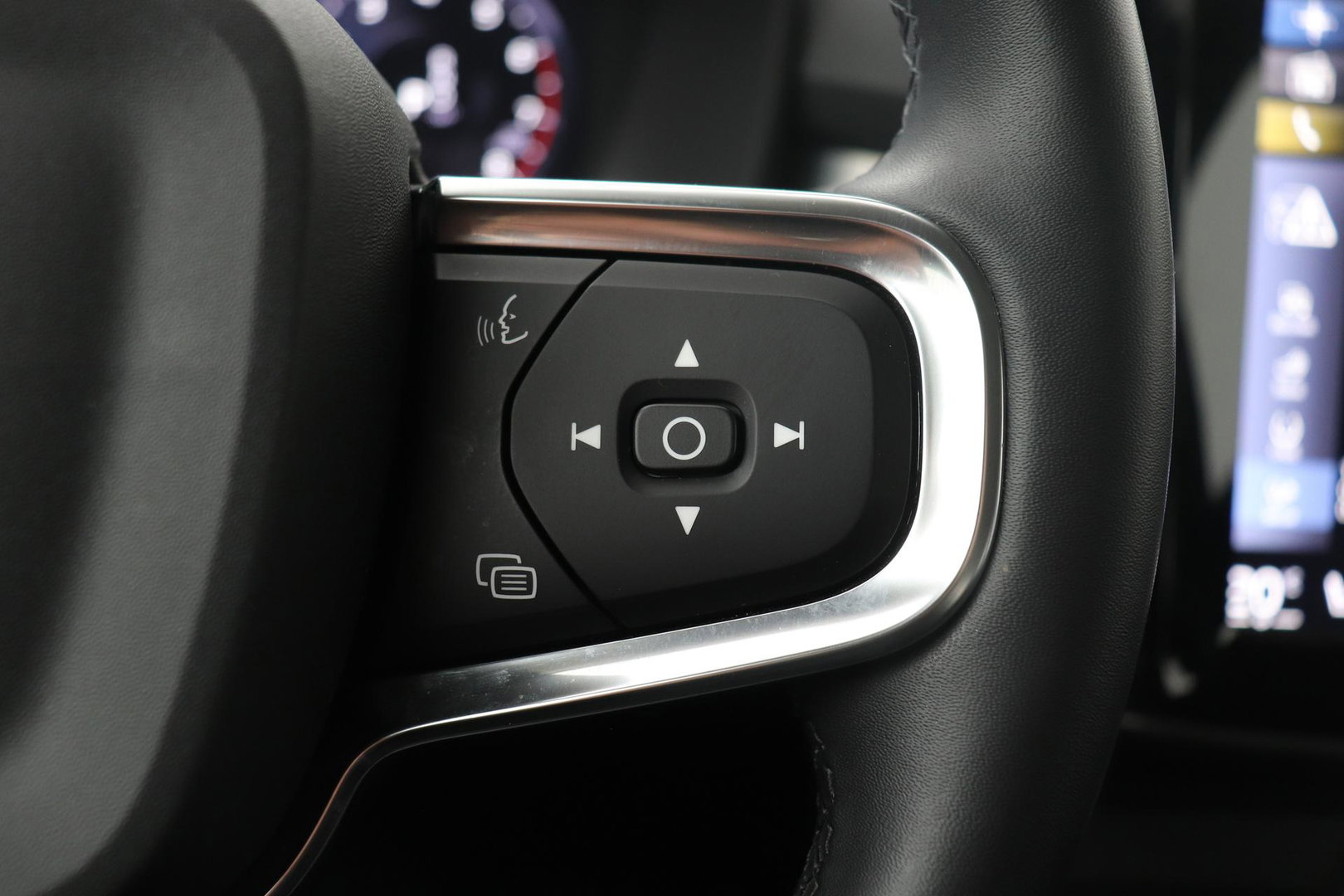 Volvo XC40 T3 Momentum Business | Automaat | ACC | Camera | Apple Carplay | 18 Inch