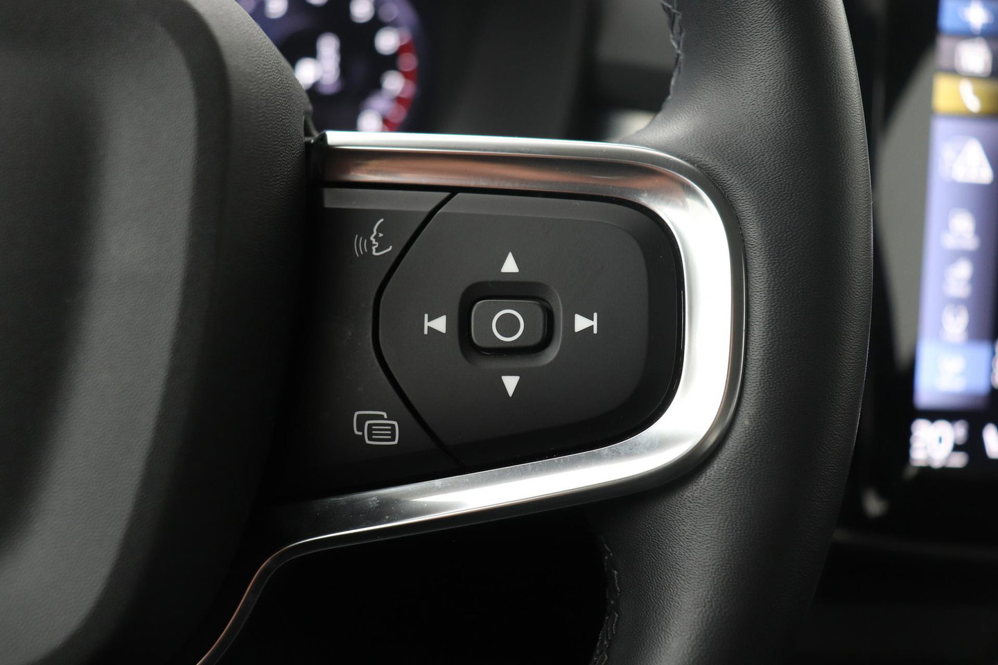 Volvo XC40 T3 Momentum Business | Automaat | ACC | Camera | Apple Carplay | 18 Inch